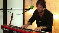 Ed Harcourt - Furnaces (6 Music Live Room session) - YouTube