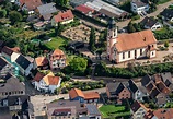 Luftbild Altdorf - Kirchengebäude in der Dorfmitte in Altdorf im ...