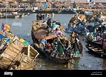 Mopti port mali pinasse boats people hi-res stock photography and ...