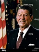 Official portrait of president ronald reagan fotografías e imágenes de ...