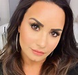 Demi Lovato ostenta corpão sarado em foto de biquíni de oncinha