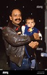 Cheech Marin und Sohn Joey um 1986. Quelle: Ralph Dominguez/MediaPunch ...