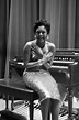 TW_SS003 : Shirley Scott - Iconic Images