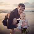 Dan Reynolds and his daughter Arrow :) freaking adorable but uhm...who ...