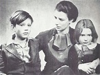 Peggy Guggenheim et ses enfants Sindbad et Pegeen, 1934 | Peggy ...
