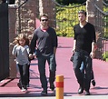 Ryan Phillippe cuida de sus hijos mientras Reese Witherspoon disfruta ...