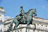 Estatua de Carlos III en la Puerta del Sol - Mirador Madrid