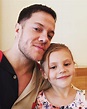 Imagine Dragons singer Dan Reynolds makes his daughter Arrow cry tears ...