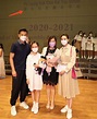 郭可盈夫妇参加女儿小学毕业典礼，林天若连获3年学科冠军，成绩优异_腾讯新闻