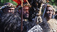 South Africa: Thousands witness crowning of Zulu king – DW – 08/20/2022