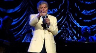 Tony Bennett - Smile (Live 9/2/2012) - YouTube