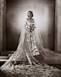 Princess Elizabeth wedding portrait, 1947 | Royal wedding dress, Royal ...