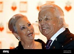 TV-Moderatorin Dieter Thomas Heck (R) und seine Frau Ragnhild Moeller ...