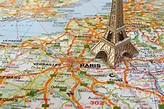 Tour Eiffel Sur La Carte De La France Photo stock - Image du globe ...