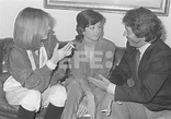 Madrid, 18-05-1982.- El actor Sancho Gracia (dcha) y su esposa, Noelia ...