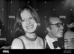 Geraldine Chaplin und Carlos Saura beim Film Festival in Cannes 1974 ...