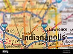 Primer plano de Indianapolis, Indiana en un mapa de carreteras de los ...