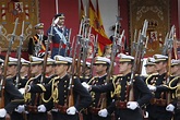 A Escola Naval Militar participou no desfile do día da Festa Nacional ...