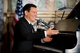 Michael Feinstein does Christmas songs his way – Redlands Daily Facts