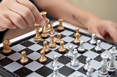 Jouer aux échecs tout seul : Comment faire