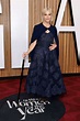 Selma Blair's red carpet look honors disability activists at Glamour ...