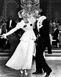 Fred Astaire y Ginger Rogers en “La Historia de Irene Castle” (The ...