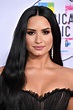 Demi Lovato chega ao AMA 2017 com primeira mulher transgênero eleita ...