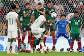 Mundial 2022: ¡Cerca! En un tiro libre espectacular, Mohamed Kanno por ...