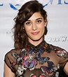 Lizzy Caplan Biography, Body Statistics, Facts