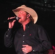 Tracy Lawrence Biography: How Old is Tracy Lawrence?