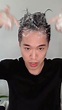 周家蔚 Janet Chow - 老師教大家用正確方式洗頭。生髮洗頭水既天然又多泡沫係要有啲辦法嘅。...