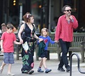 Helena Bonham Carter with her kids and Tim Burton | Хелена бонэм картер ...