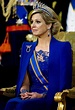 La reina Máxima de Holanda el día de la entronización de su esposo vestida en azul 'Klein' por ...