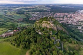 Singen (Hohentwiel) aus der Vogelperspektive: Ruine und Mauerreste der ...