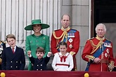 Filhos de Príncipe William e Kate roubam a cena na festa do Rei Charles