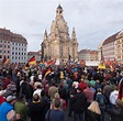 Dresden: Mehr als 5000 Menschen auf Pegida-Demo - WELT
