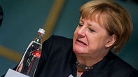 Angela Merkel: Die skurrilsten Bilder der Bundeskanzlerin | Politik