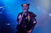 Bishop Briggs Bobs & Weaves During High-Energy ‘White Flag’ Performance ...