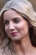 Annabelle Wallis — Wikipédia