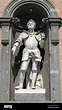 König Charles V von Habsburg, Statue an der Fassade des Palazzo Reale ...