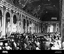 Trattato di pace firma nel 1919 la Sala degli Specchi Palazzo De ...