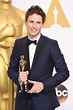 Eddie Redmayne posa con su primer Oscar a Mejor actor - Fotos en eCartelera