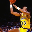 Kareem Abdul-Jabbar. (Los Angeles Lakers: 1975-1989) | Nba, La nba