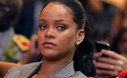 Luce radiante Rihanna en fotografía mostrando su embarazo