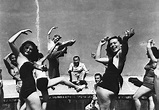 Le donne del dopoguerra, le italiane negli anni '50: feste in casa e ...