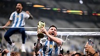 Messi levantando la Copa del Mundo, fotos historicas de 'Leo' con la ...
