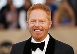 Jesse Tyler Ferguson on his work husband, foodie antics - CBS News