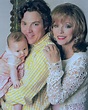 Joan with Sacha and his daughter | Joan collins, Celebrity families ...