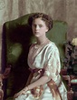 Princess Irina Alexandrovna (later Yusupova) c.1914 : r/Colorization