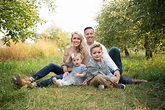 What to Wear to your family photo session - Sharon Hoeg Photography ...